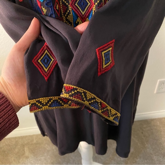 Johnny Was Gray V-Neck Embroidered Long Sleeve Blouse - Picture 7 of 13